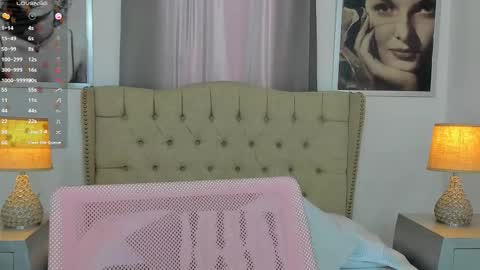 Ariana Reyes online show from November 8, 1:25 pm