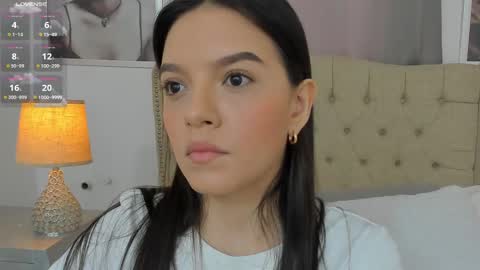 Snapshot of beautyari_ chatting on March 4, 12:22 pm Ariana Reyes online show from March 4, 12:22 pm