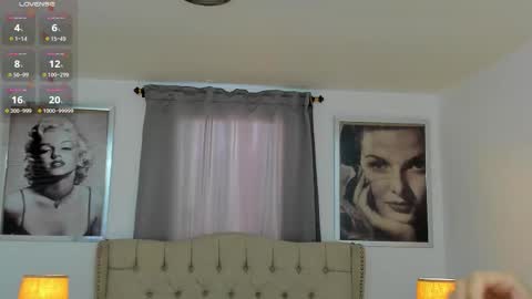 Snapshot of beautyari_ chatting on October 7, 12:45 pm Ariana Reyes online show from October 7, 12:45 pm