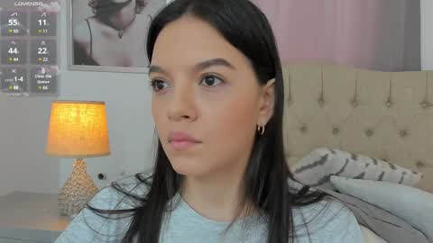 Snapshot of beautyari_ chatting on March 3, 12:06 pm Ariana Reyes online show from March 3, 12:06 pm