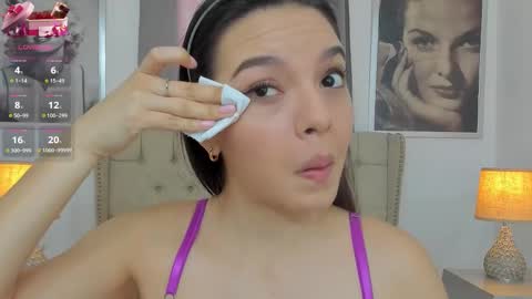 Snapshot of beautyari_ chatting on September 27, 1:31 pm Ariana Reyes online show from September 27, 1:31 pm