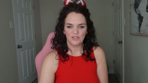 Betty online show from December 26, 11:35 pm