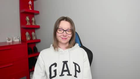 Zoe online show from April 1, 6:25 am