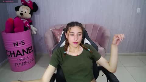 Snapshot of beba_fox_a chatting on October 18, 3:33 am beba_fox_a online show from October 18, 3:33 am