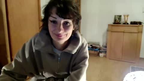 Raluca online show from November 11, 8:11 pm