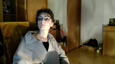 Raluca online show from December 19, 6:03 pm