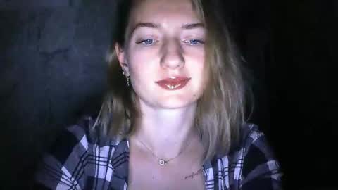 BeckiXJewel online show from March 3, 9:26 pm