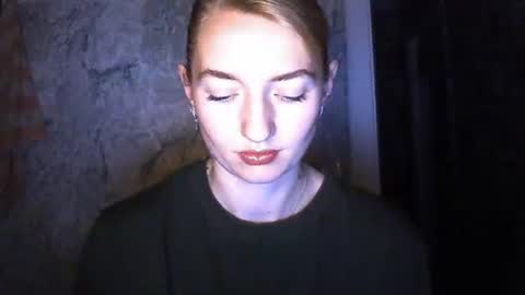 BeckiXJewel online show from February 21, 10:15 pm