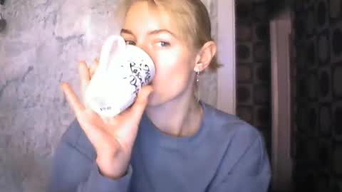 BeckiXJewel online show from February 6, 11:09 am