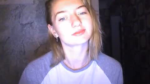 BeckiXJewel online show from March 4, 3:00 am