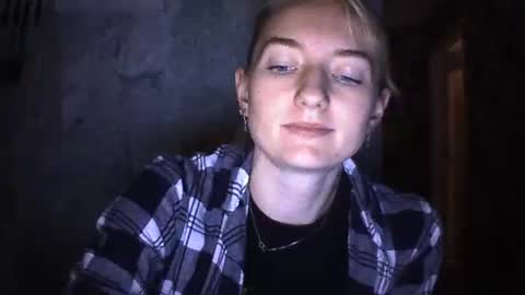 BeckiXJewel online show from February 1, 9:08 pm