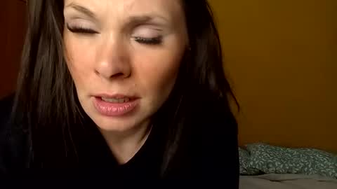 BECKY BOO  online show from July 4, 5:33 am