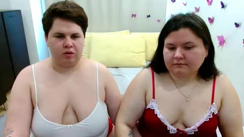 BeckyAndEllen online show from October 5, 10:34 am