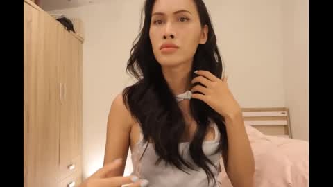 bee_thai online show from February 11, 6:44 pm