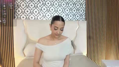 BELLA online show from October 23, 3:46 pm