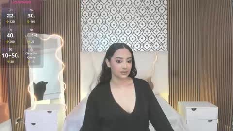 BELLA online show from November 19, 5:01 pm