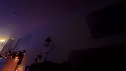 beezlyy online show from January 12, 6:53 am