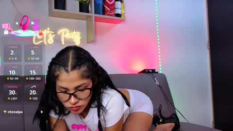 Snapshot of belasexxx chatting on October 16, 5:12 pm bela online show from October 16, 5:12 pm