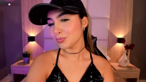 Snapshot of bella1207 chatting on September 25, 8:49 pm Bella cam online show from September 25, 8:49 pm