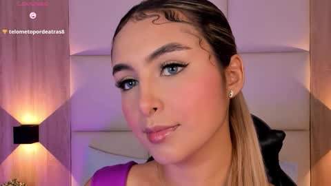 Snapshot of bella1207 chatting on October 17, 8:02 pm Bella cam online show from October 17, 8:02 pm