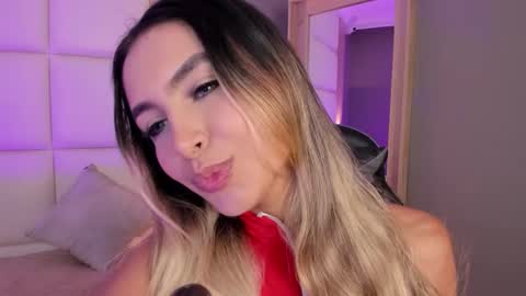 Snapshot of bella1207 chatting on September 15, 7:26 pm Bella cam online show from September 15, 7:26 pm