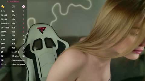 Hi I am Bella online show from April 18, 2:46 am