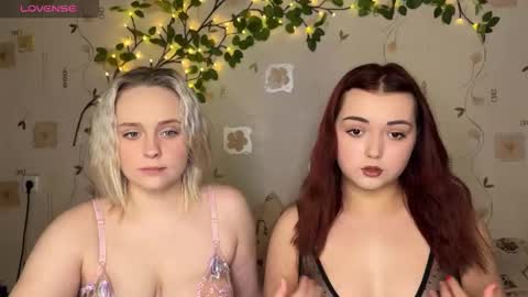 bella_and_alice online show from February 19, 7:51 am