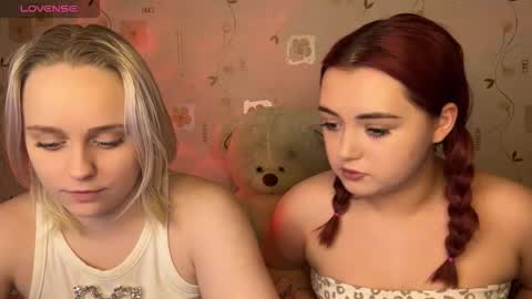 bella_and_alice online show from February 11, 9:40 pm