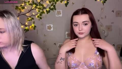 bella_and_alice online show from February 20, 2:08 pm
