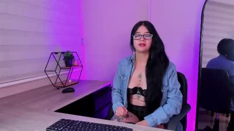 Bella Corbin   online show from July 1, 8:17 pm
