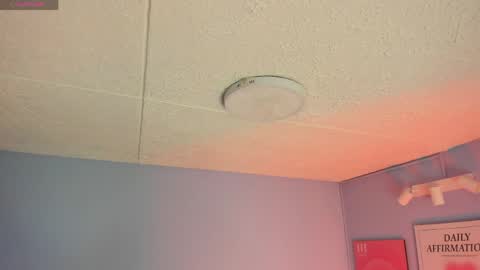  Bella  online show from April 13, 7:40 pm