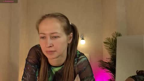 Snapshot of bella_li__ chatting on October 1, 2:21 am bella_li__ online show from October 1, 2:21 am