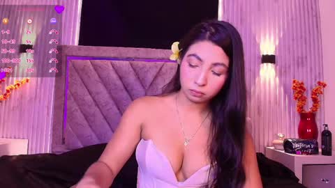 bella_martini_ online show from May 13, 4:38 pm