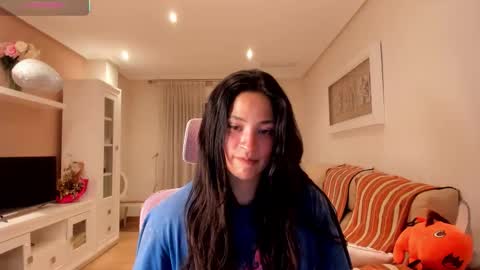 Snapshot of bella_pocahontas3 chatting on September 25, 10:17 pm bella_pocahontas3 online show from September 25, 10:17 pm