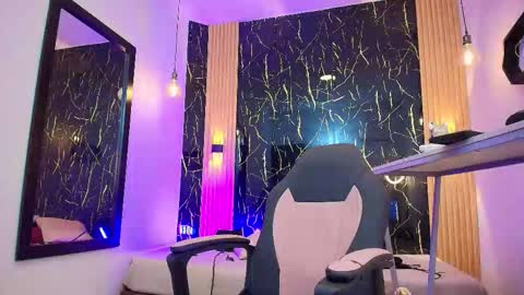     online show from January 18, 10:19 pm