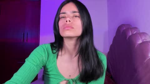 Snapshot of bella_sun_ chatting on October 16, 4:34 am Valeria Model Independent online show from October 16, 4:34 am