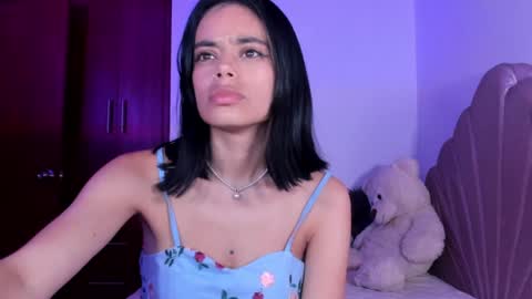 Snapshot of bella_sun_ chatting on January 22, 2:26 am Valeria Model Independent online show from January 22, 2:26 am