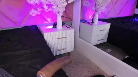 Bella online show from November 15, 2:51 pm