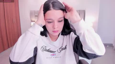  Bella Hadid  online show from October 10, 11:38 am