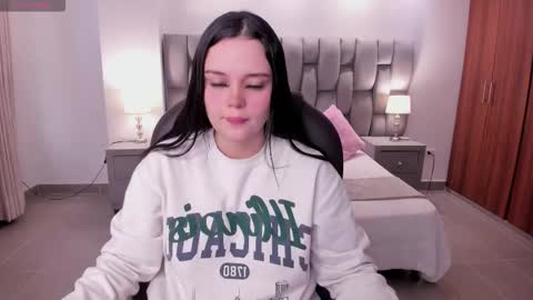  Bella Hadid  online show from October 12, 11:58 am