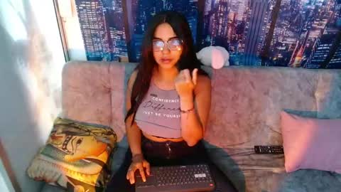 bellabaaker online show from April 29, 6:46 pm