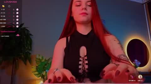 Snapshot of belladevile_ chatting on October 10, 7:58 am belladevile_ online show from October 10, 7:58 am