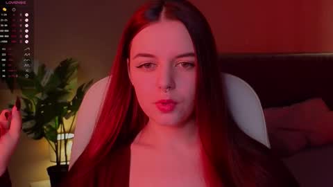 Snapshot of belladevile_ chatting on October 3, 8:00 am belladevile_ online show from October 3, 8:00 am