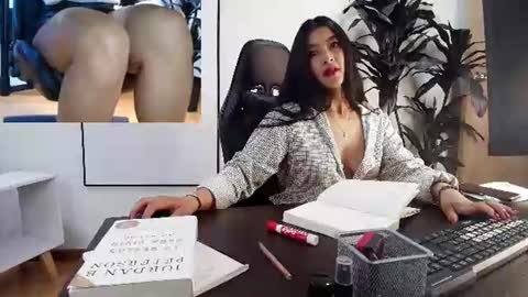 Bella online show from July 31, 2:07 pm