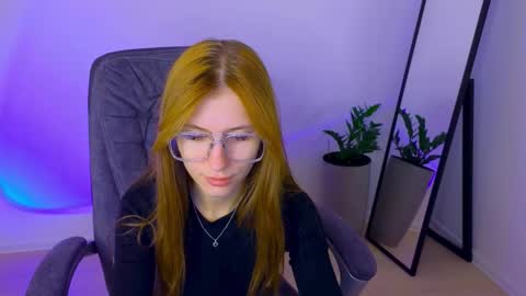 Snapshot of bellafoxi chatting on September 30, 11:42 am BellaFoxi online show from September 30, 11:42 am