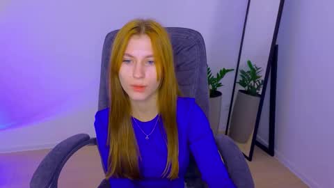 Snapshot of bellafoxi chatting on October 9, 10:43 am BellaFoxi online show from October 9, 10:43 am