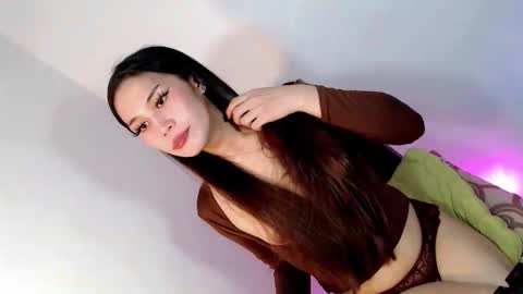 Bella rowt online show from November 6, 4:59 am