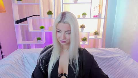 Bella online show from May 11, 1:12 am