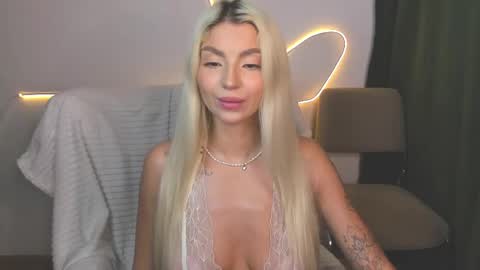Bella online show from May 27, 1:19 pm