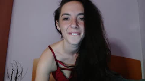 Snapshot of bellaqueen0701 chatting on February 20, 1:36 am bellaqueen0701 online show from February 20, 1:36 am
